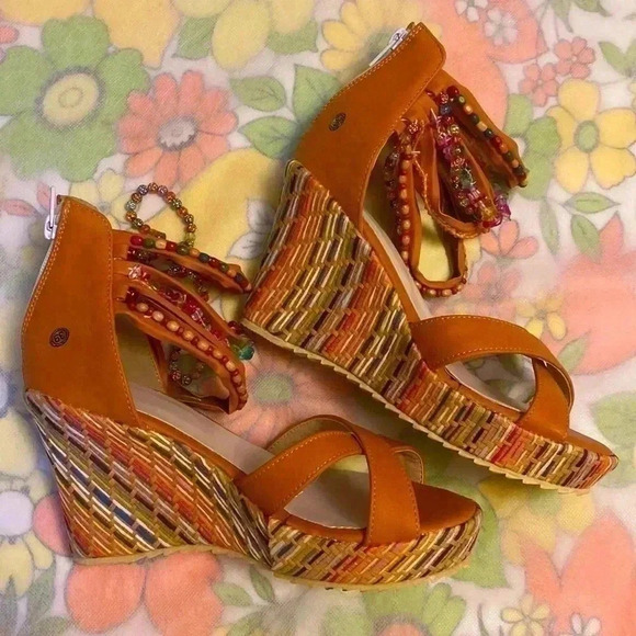 Sandals 👡 Platform  with multicolored beads decor Never Worn - Picture 9 of 12